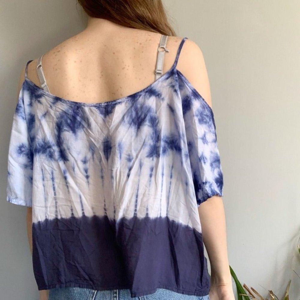 Buffalo by David Bitton blue and white tie dye cold shoulder top size XL - Picture 2 of 7
